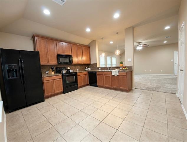 Foto del edificio - 421 Goldstone Ln