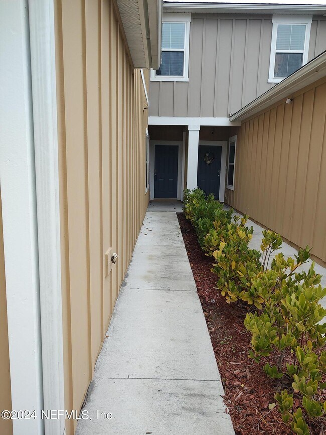 Foto del edificio - 9565 Star Dr