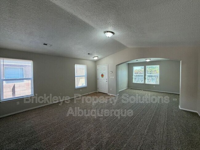 Foto del edificio - 8035 Sierra Altos Pl NW