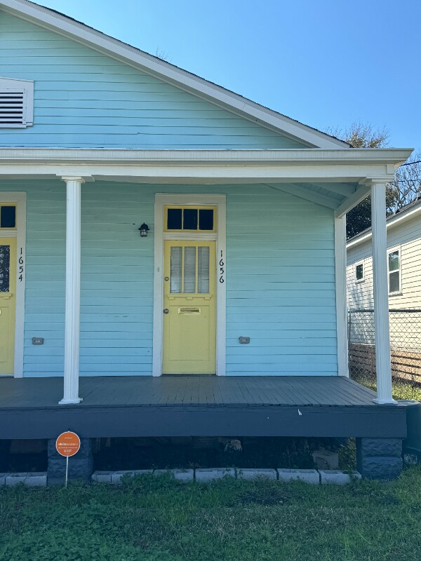 Building Photo - 1656 Pleasure St