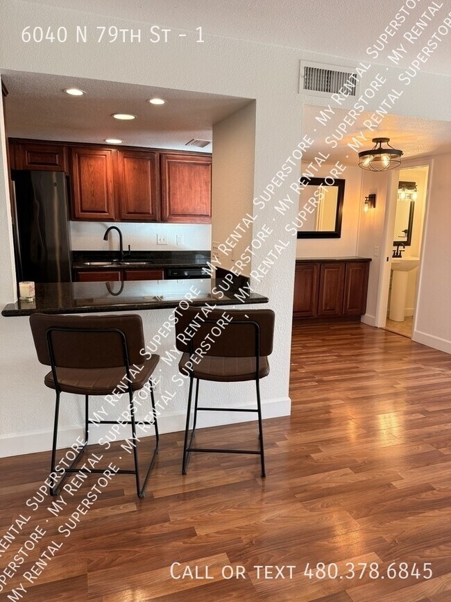 Foto del edificio - 6040 N 79th St