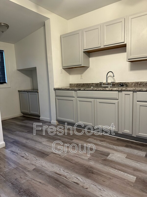 Foto del edificio - 13309 Glendale Ave