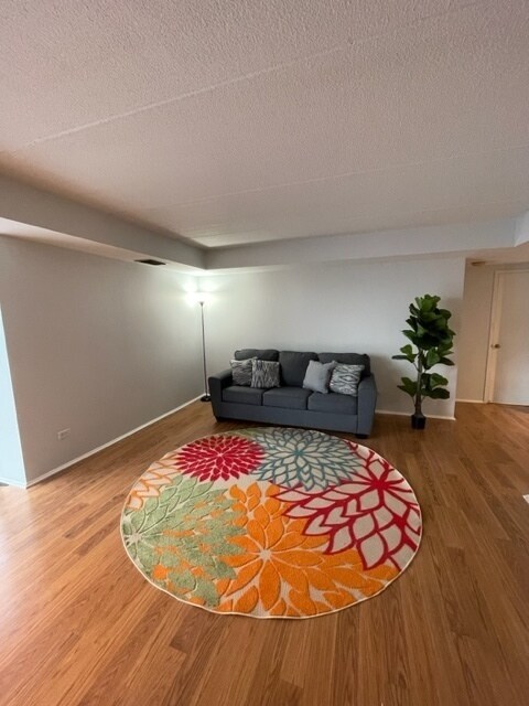 Foto del edificio - 1301 N Western Ave