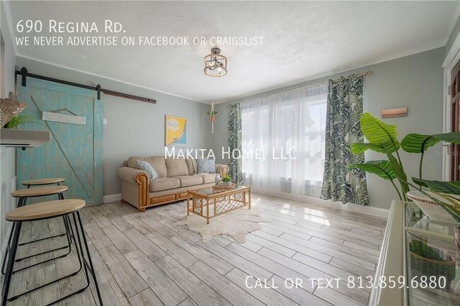 Foto del edificio - 690 Regina Rd