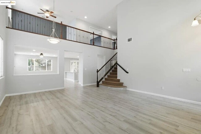 Building Photo - 145 Warhol Way