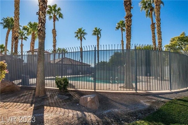 Foto del edificio - 2 bedroom Condo