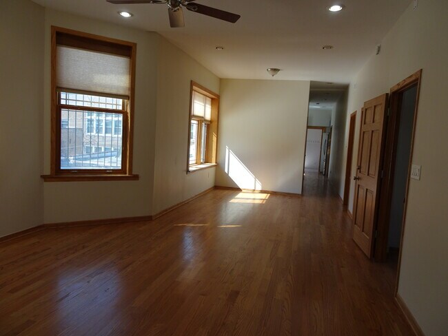 Building Photo - 5532 N Broadway