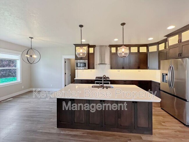 Building Photo - 8030 S Topaz Ridge Ave