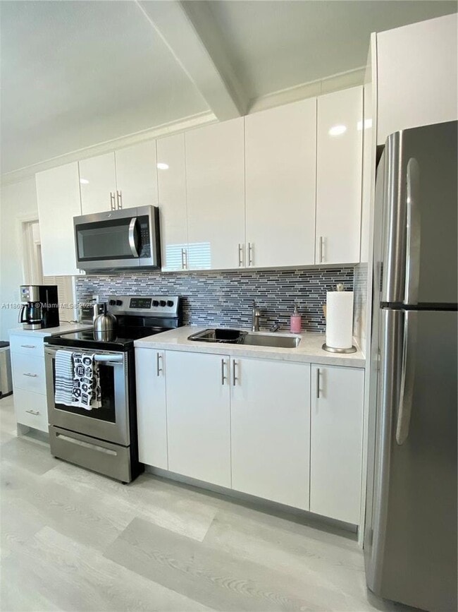 Foto del edificio - 311 SW 27th Ave