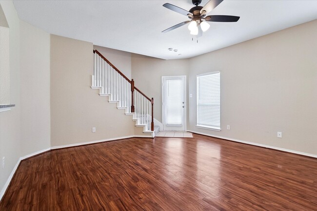 Foto del edificio - Spacious 3 Bedroom, 2 Bath on a Corner Lot
