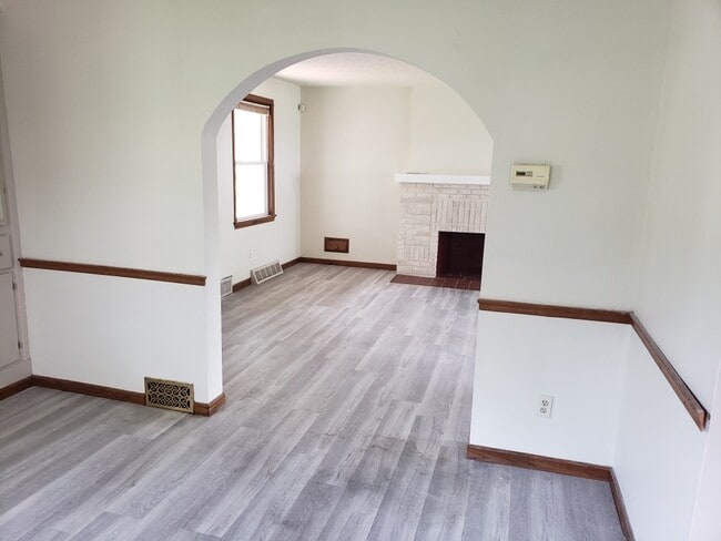 Foto del edificio - 158 Beechwood Dr