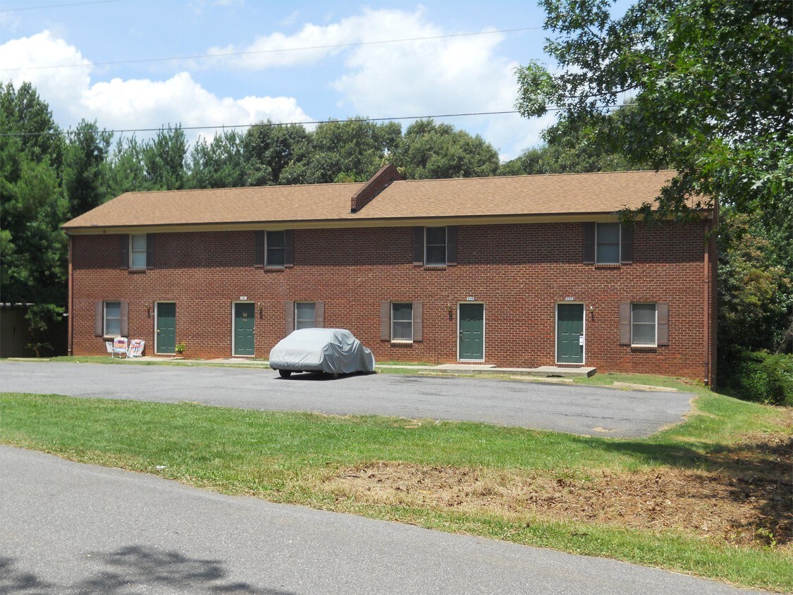 Building Photo - 143 N Vail Dr