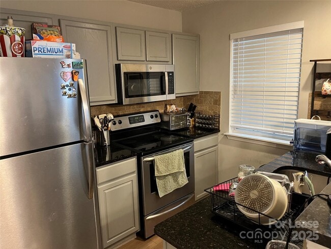 Building Photo - 1825 Birch Heights Ct