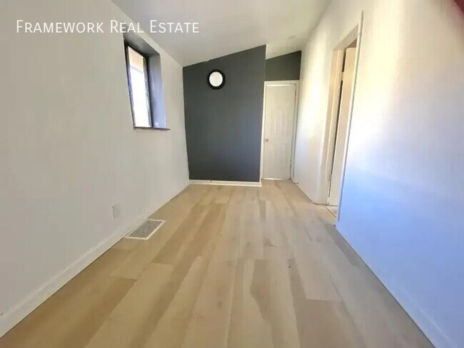 Foto del edificio - 1358 Zephyr St