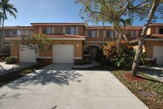 Building Photo - 2808 Amalei Dr