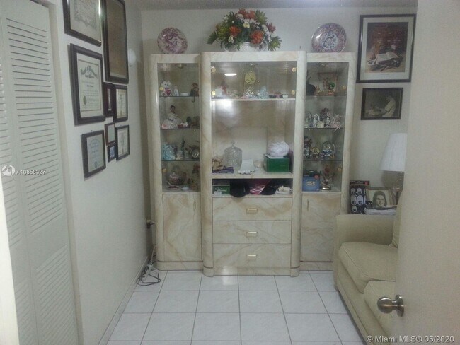 Building Photo - 15285 SW 45th Ter  H-59 Miami Fl 33185