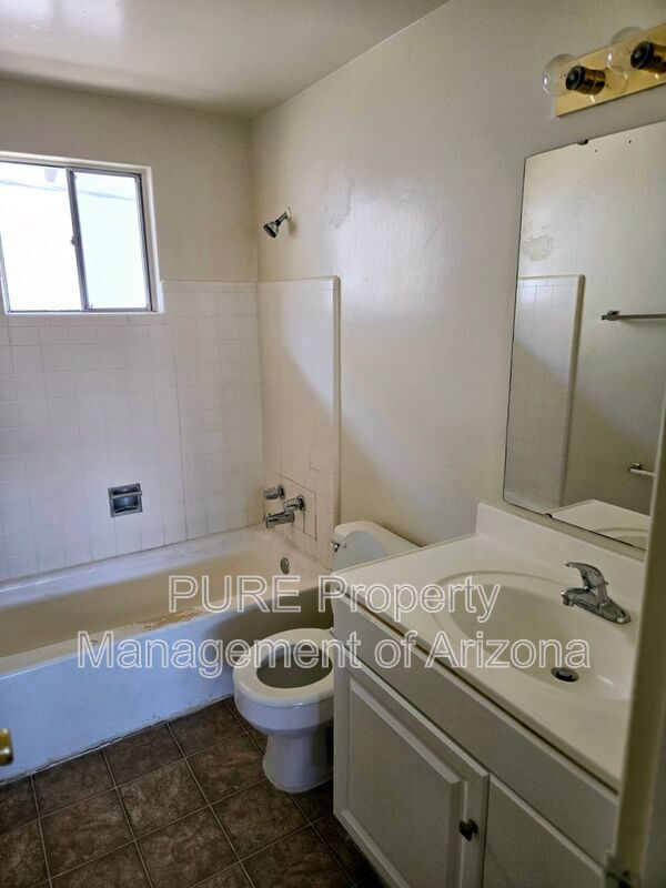 Foto del edificio - 221 E 2nd Ave