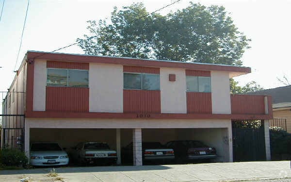 Building Photo - 2030 7th Ave