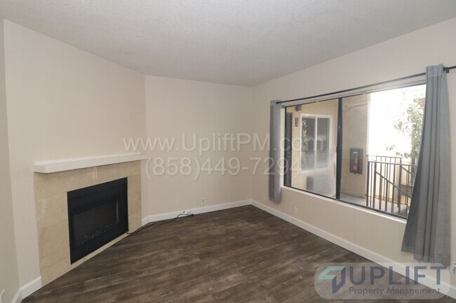 Foto del edificio - 2-Bed, 2-Bath Condo with One Car Garage