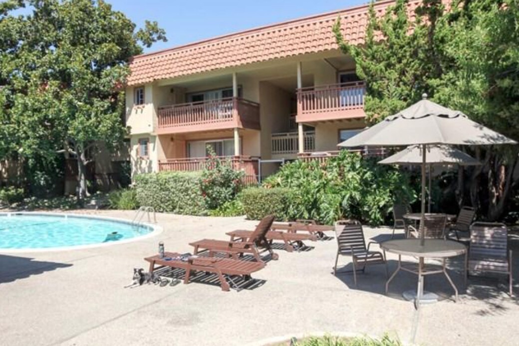 Foto principal - 1035 Alta Mira Dr