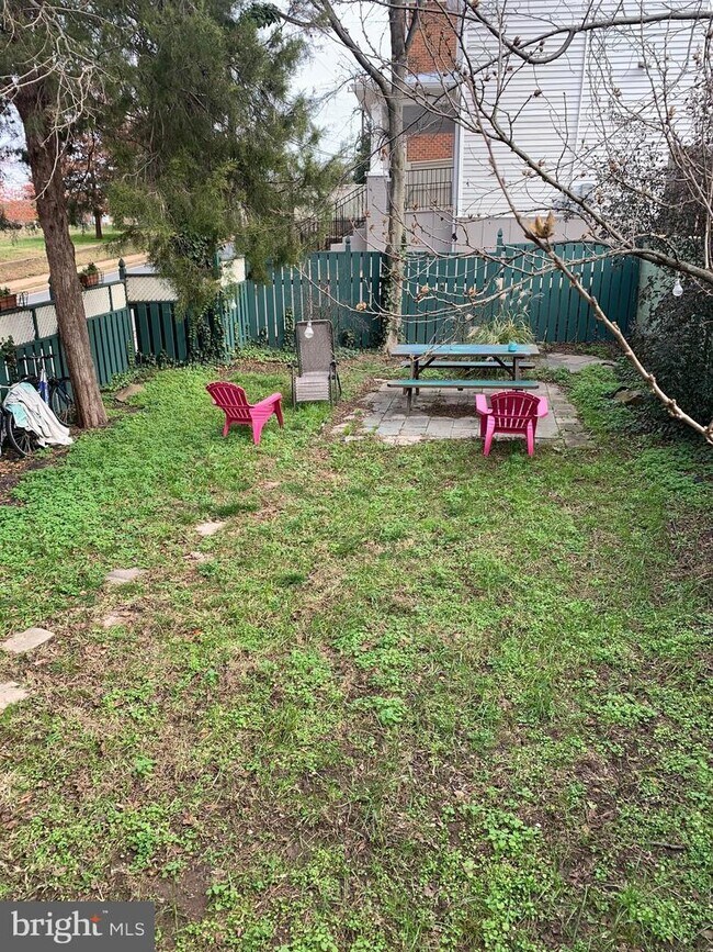 Building Photo - 317 Princess Anne St