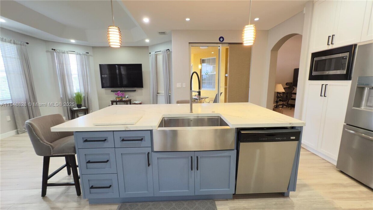 Foto principal - 1247 NW 165th Ave