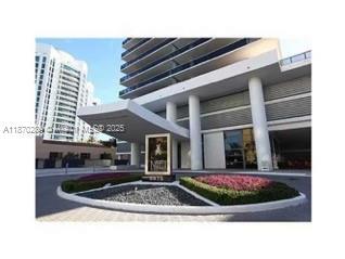 Foto del edificio - 5875 Collins Ave