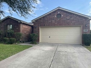 Building Photo - 2802 Mezzomonte Ln