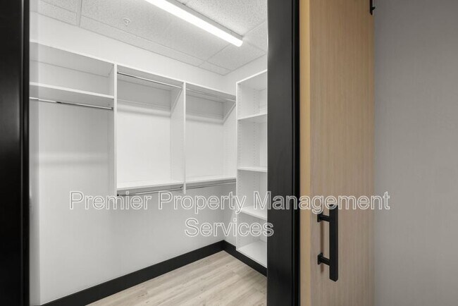 Foto del edificio - 2310 First Ave N