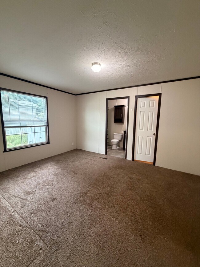 Building Photo - 145 Humphrey Dr