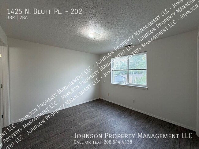 Foto del edificio - 1425 N Bluff Pl