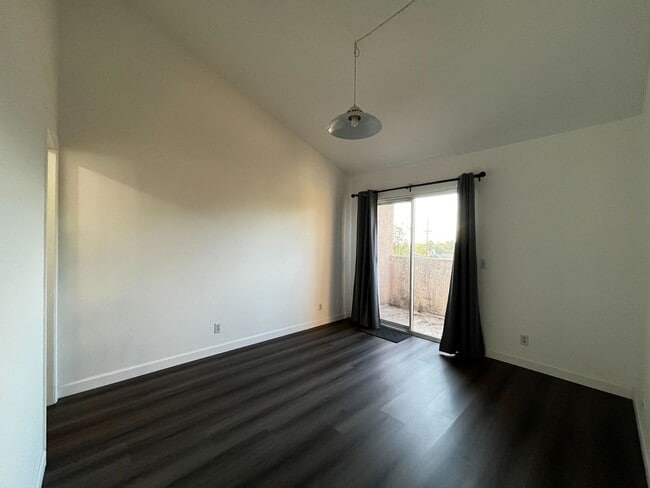 Building Photo - Comfortable 3-Bedroom Home in Prime La Pue...