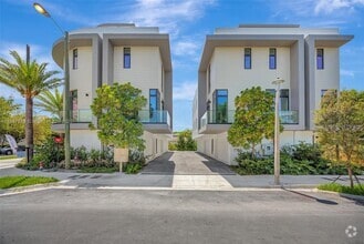 Building Photo - 2692 SW 25th Ave