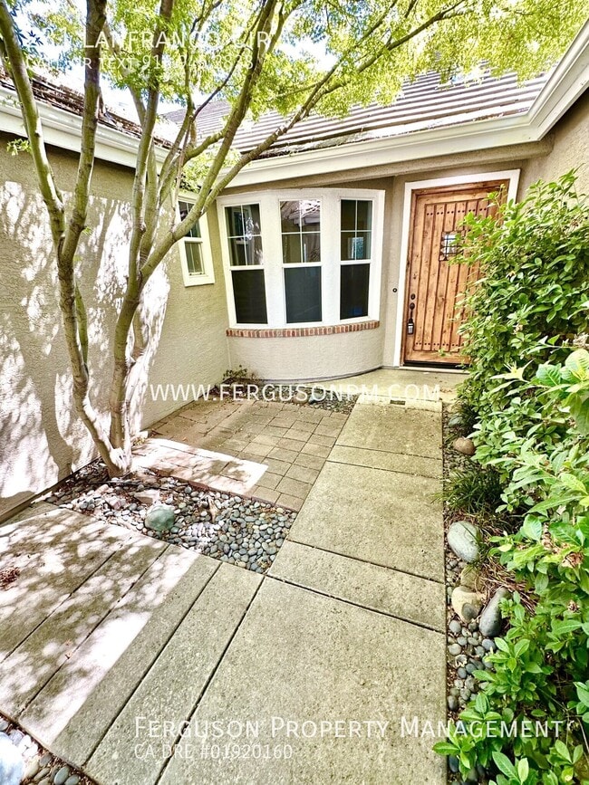 Building Photo - 231 Lanfranco Cir