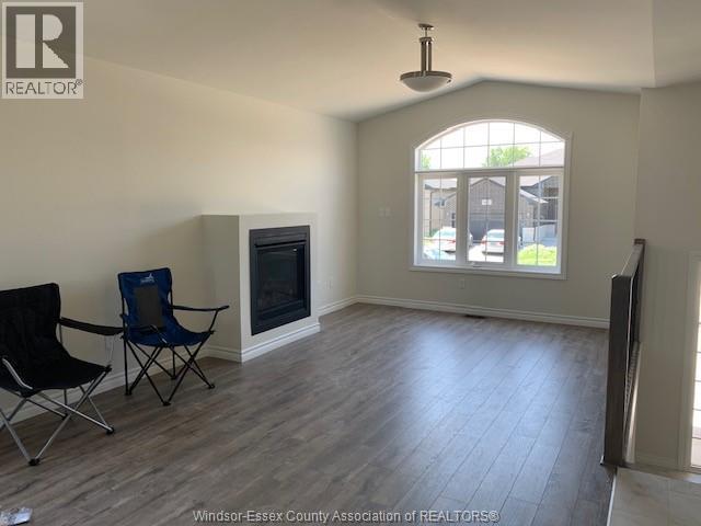 Photo du bâtiment - 1070 Icewater Ave