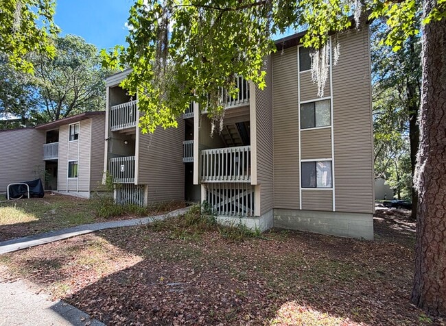 2/2 Condo in Treehouse Village - Available... - 2/2 Condo in Treehouse Village - Available...