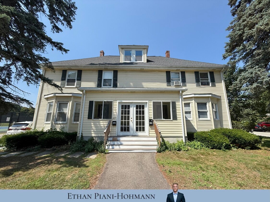 Photo - 1125 Chestnut St (Newton, MA)