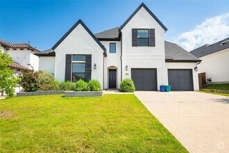 Building Photo - 890 Newcastle Dr