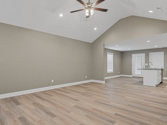 Foto del edificio - 1346 Rhythm Ln