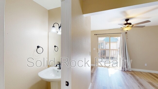 Building Photo - 5561 Dunbar Ct