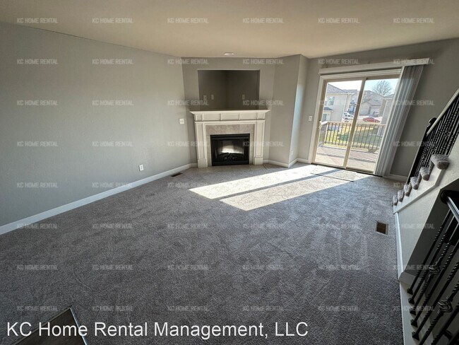 Building Photo - 3 br, 3.5 bath House - 10537 Kane Dr