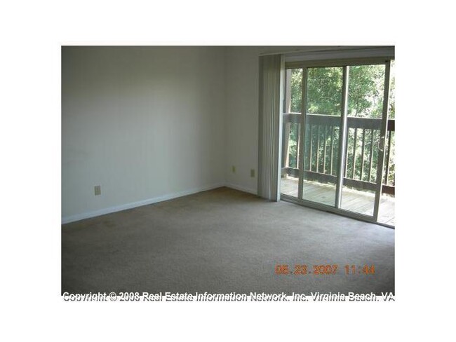 Building Photo - 1BR/BA Condo in Hampton Club!!