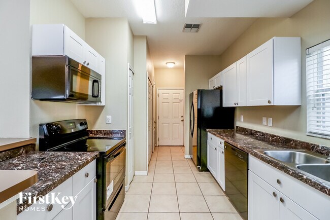 Foto del edificio - 7707 N Riverdale Ave