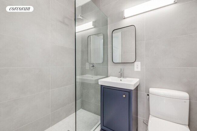 Foto del edificio - 439 E 74th St