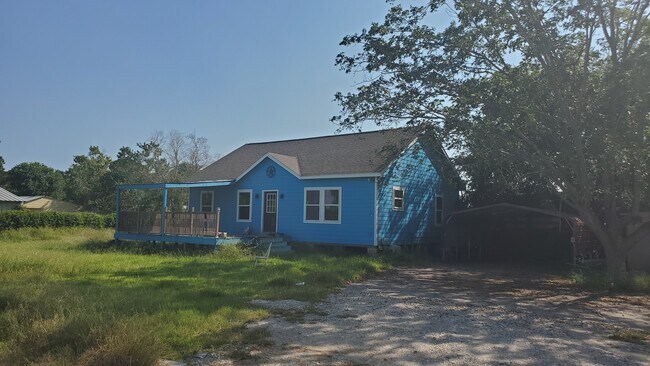 Great 3 Bedroom Home!! - 16513 W Sandy Meadows Dr