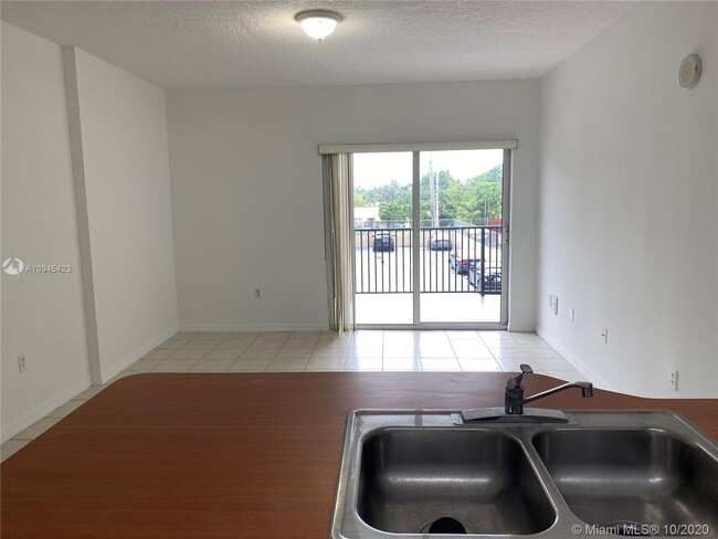 Building Photo - 3410 Coral Way