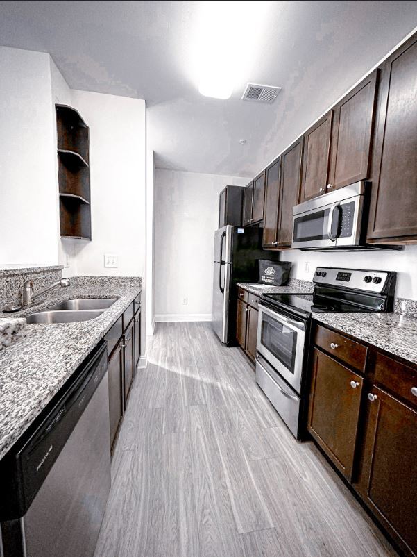 Cocina de 113 metros cuadrados - Gateway at Rock Hill Apartments