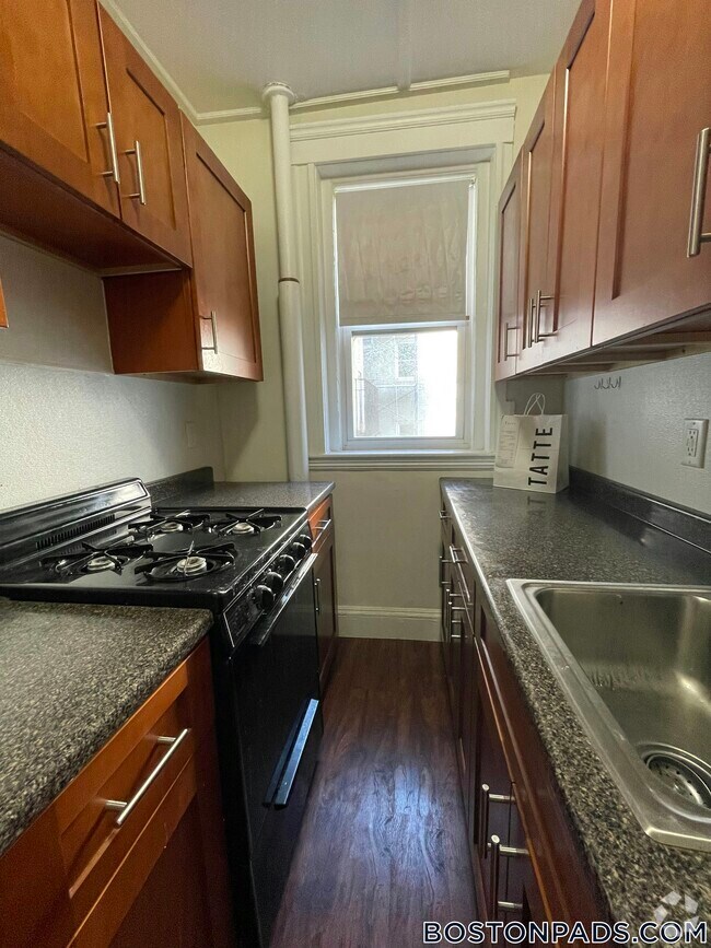 Building Photo - 1179 Boylston St
