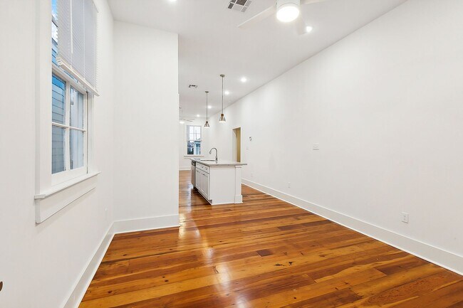 Foto del edificio - Single Family Modern Elegance in the Heart of Milan, New Orleans