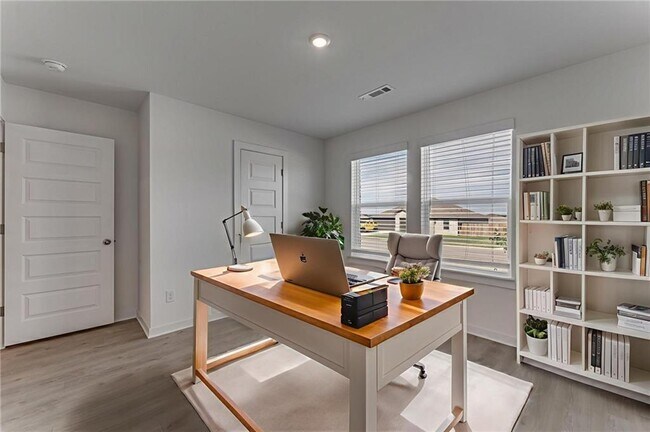 Foto del edificio - 981 PEBBLE Dr
